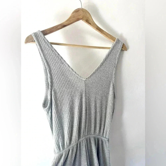 Heatherly Delia Faux Wrap Knit Gray Sleeveless Ribbed Comfy Romper Size Medium - Picture 8 of 10